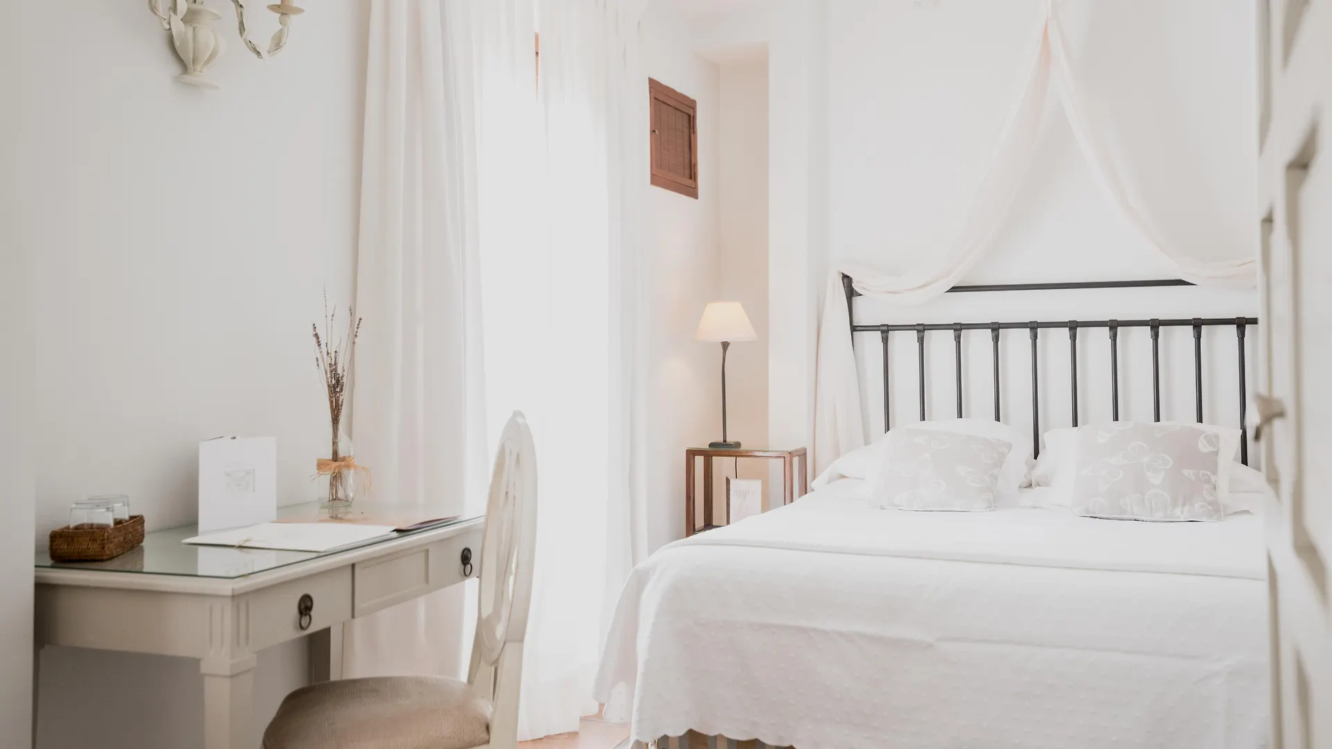 *** Hotel Palacio De Los Navas Granada Spain